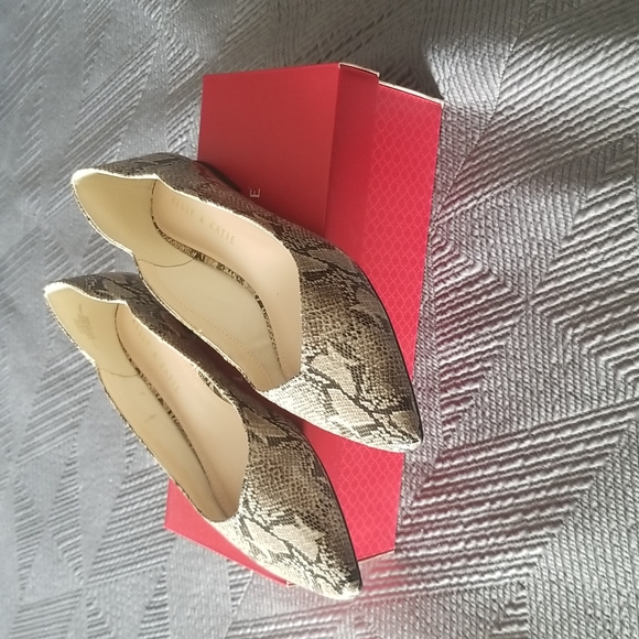 Snake print flats - Picture 2 of 6